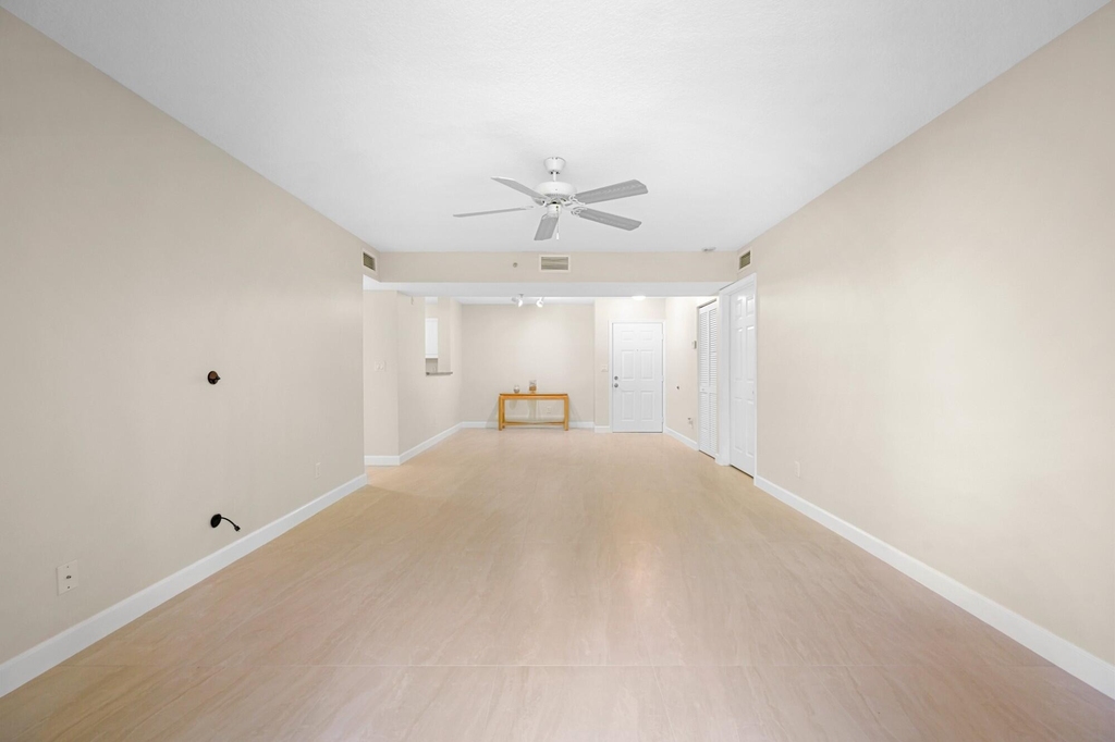 619 E Sheridan Street - Photo 8