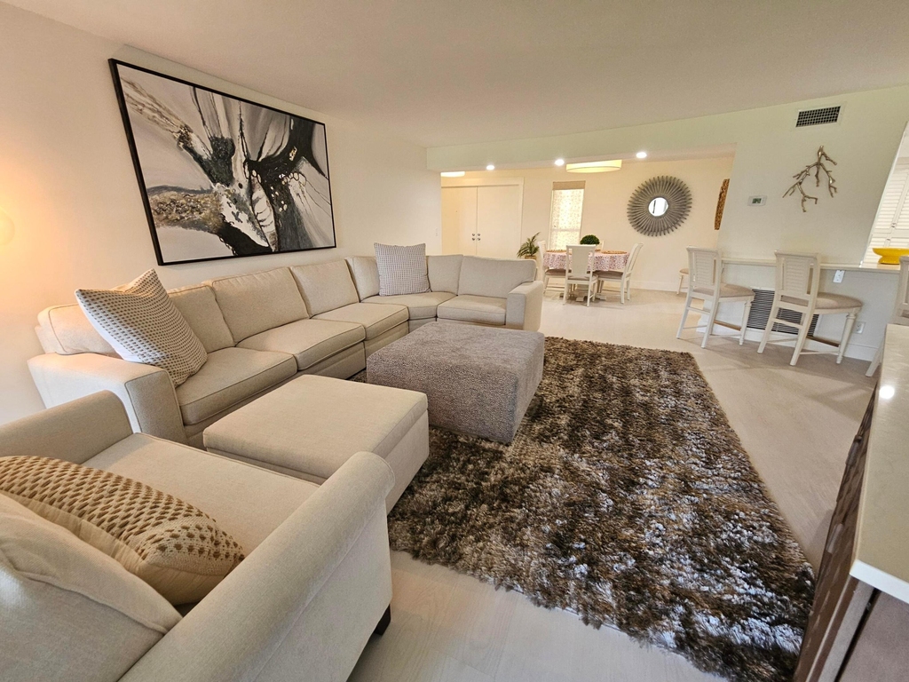 1357 Ne Ocean - Photo 4