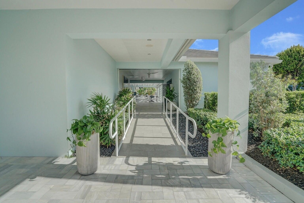 2687 N Ocean Boulevard - Photo 32