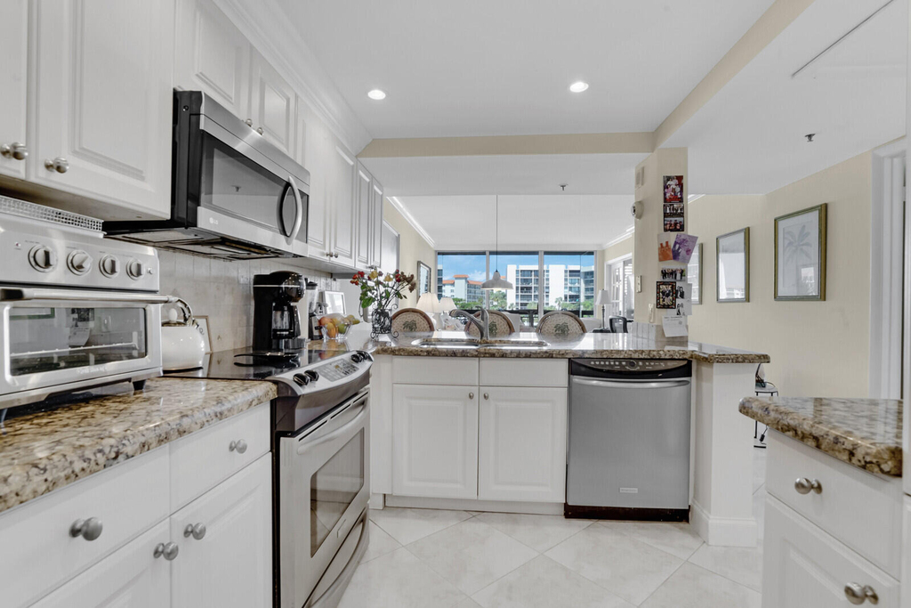 2687 N Ocean Boulevard - Photo 17