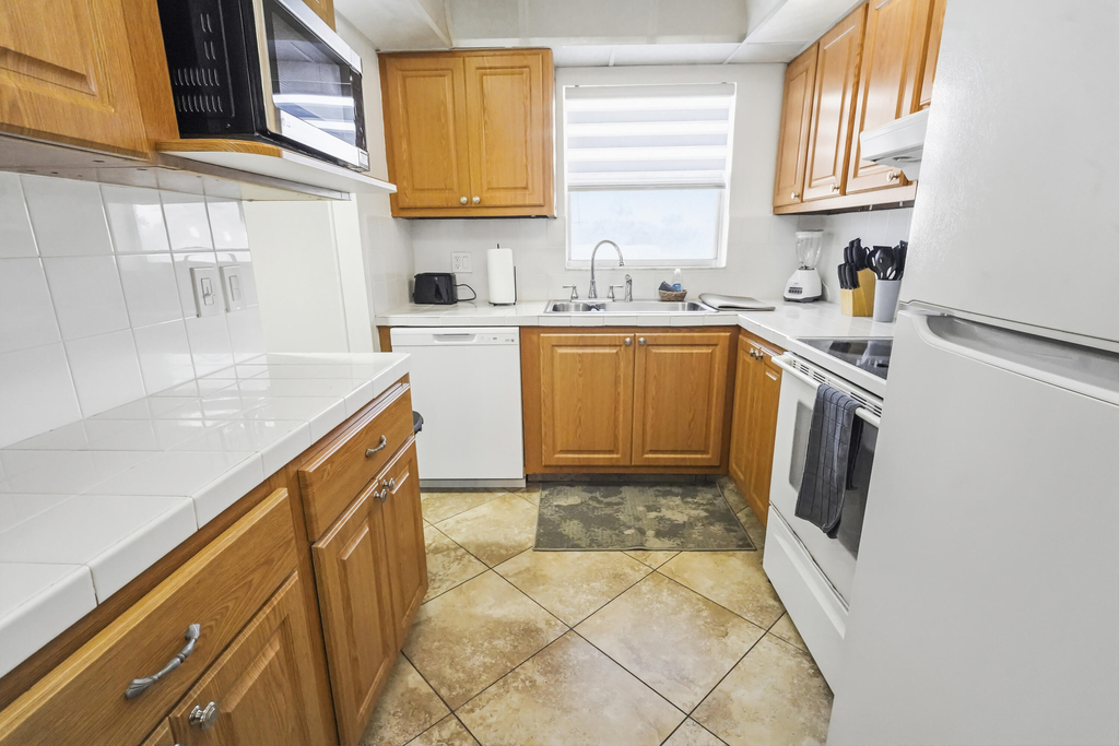 6650 Royal Palm Boulevard - Photo 24
