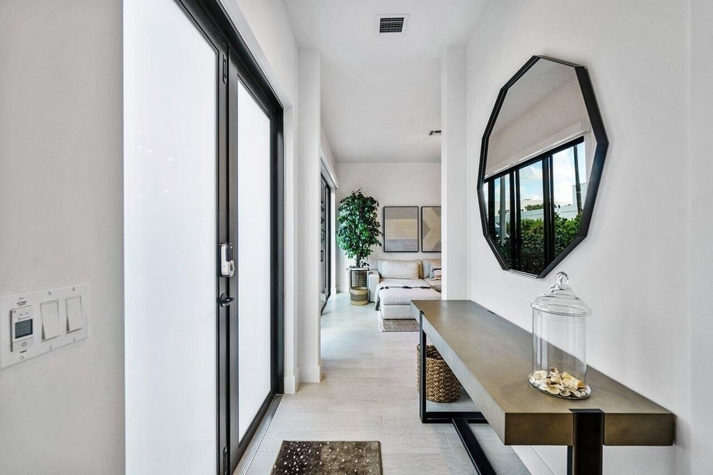 2211 Florida Boulevard - Photo 3