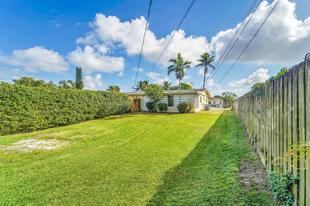 4681 Sw 43rd Terrace - Photo 2