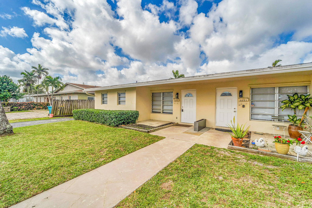 4681 Sw 43rd Terrace - Photo 0