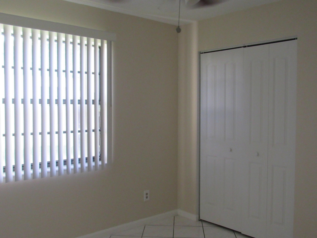 1065 Manor Drive - Photo 12