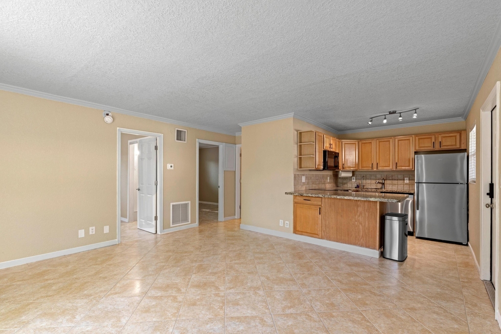 309 Ne 16th Street - Photo 5