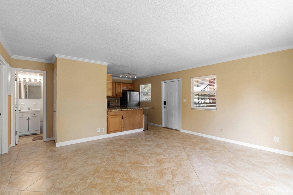 309 Ne 16th Street - Photo 4