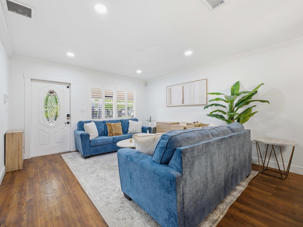 5120 Ne 22nd Avenue - Photo 2