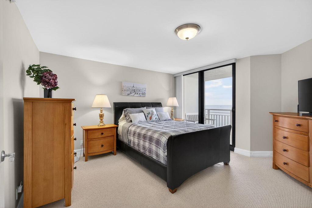 3000 N Ocean Avenue - Photo 32