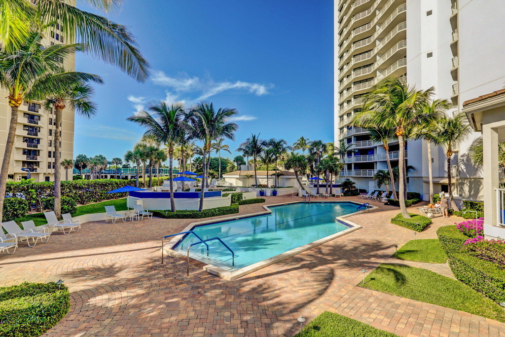 3000 N Ocean Avenue - Photo 64