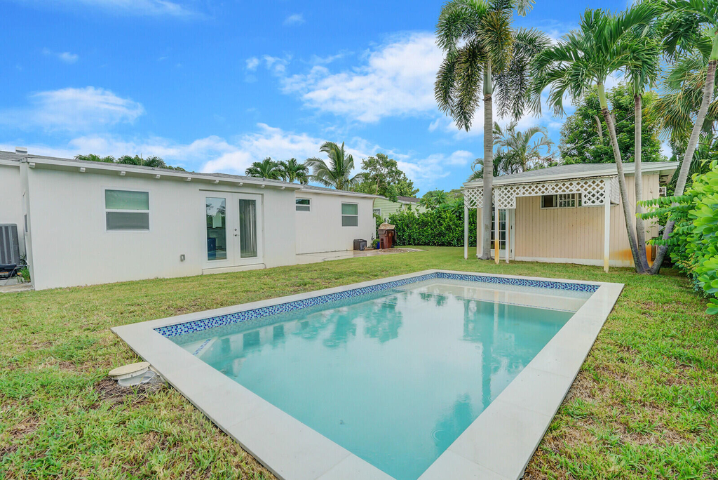 340 Summa Street - Photo 2