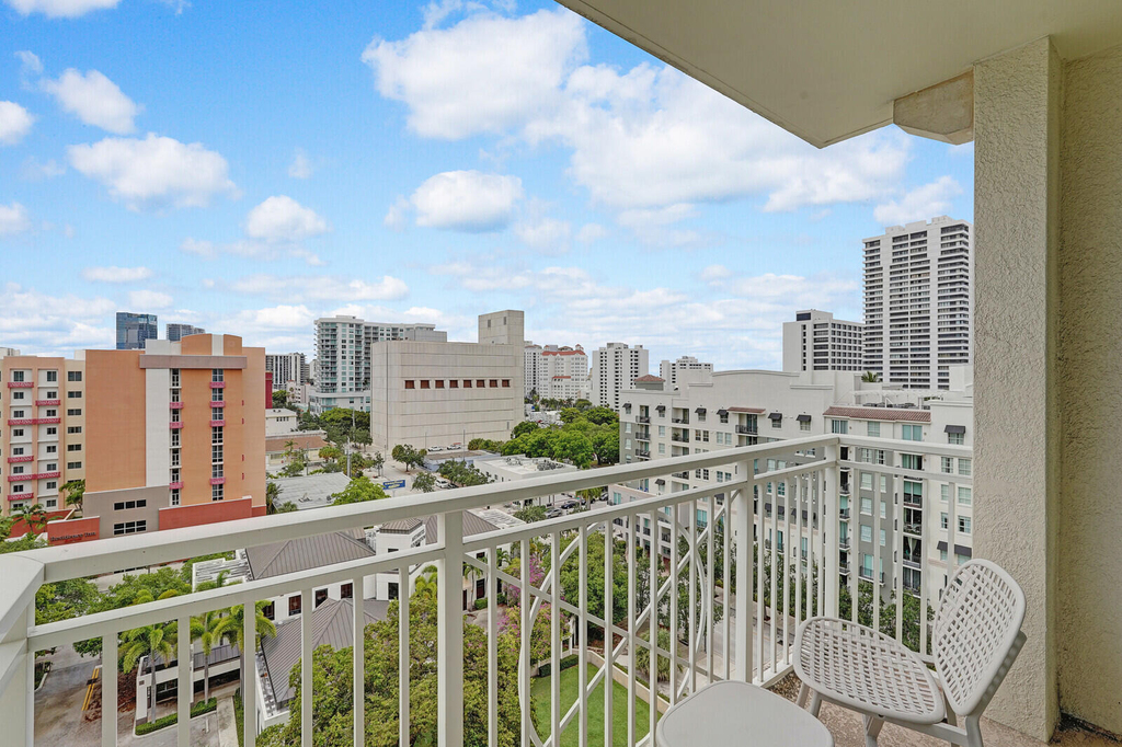 480 Hibiscus Street - Photo 2