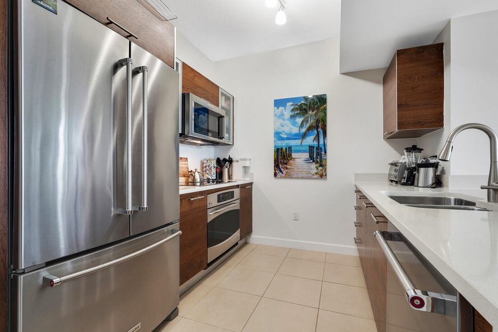 480 Hibiscus Street - Photo 14