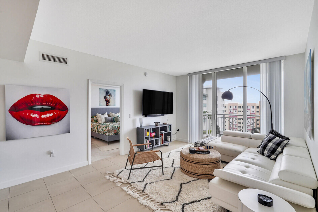 480 Hibiscus Street - Photo 3