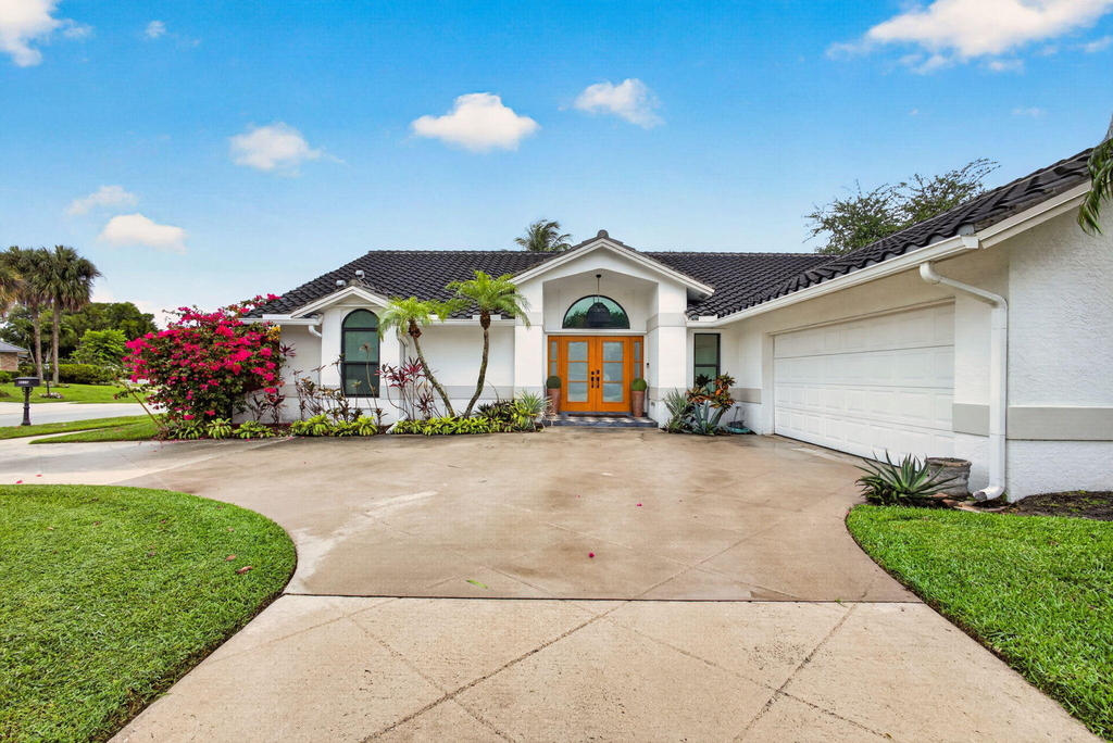 12897 La Rochelle Circle - Photo 1