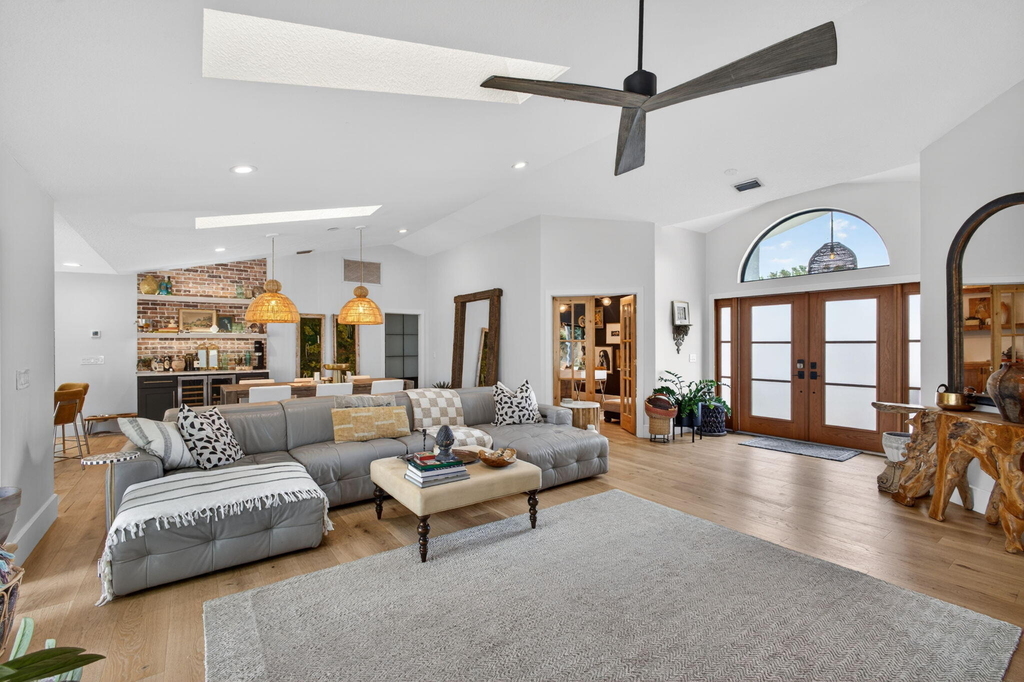 12897 La Rochelle Circle - Photo 8