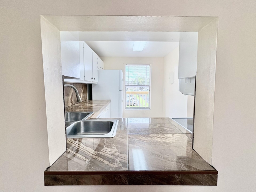 6070 Nw 64th Avenue Nw - Photo 5