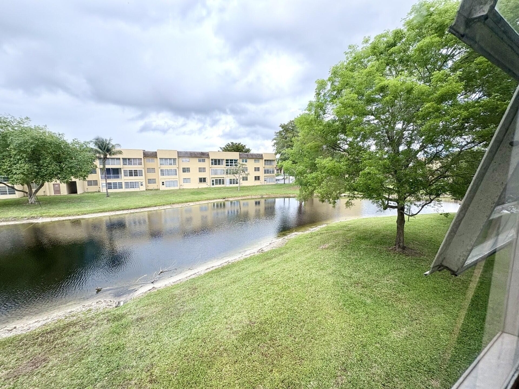 6070 Nw 64th Avenue Nw - Photo 16