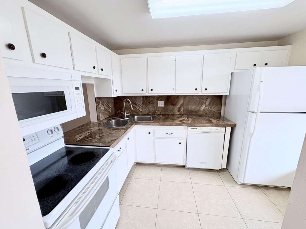 6070 Nw 64th Avenue Nw - Photo 3