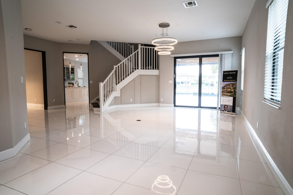 8665 E Baypoint Circle - Photo 4