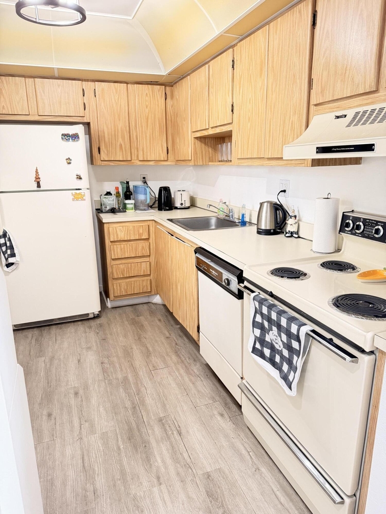 7950 W Mcnab Road - Photo 3