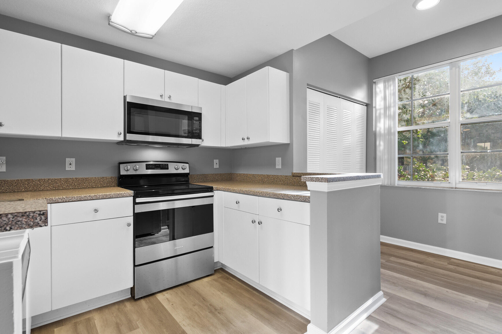 4822 Chancellor Drive - Photo 5