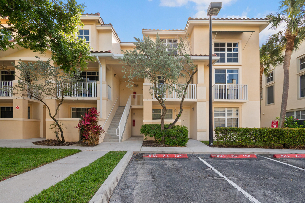 4822 Chancellor Drive - Photo 0