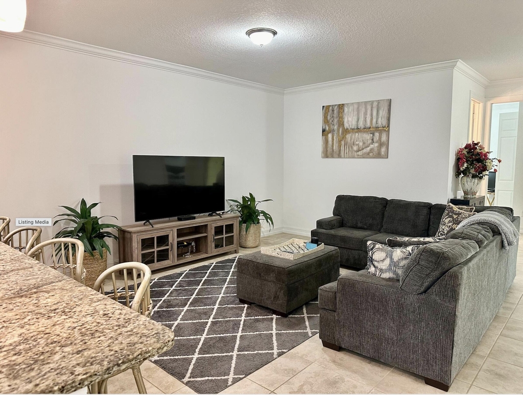 6112 Nw Cullen Way - Photo 1