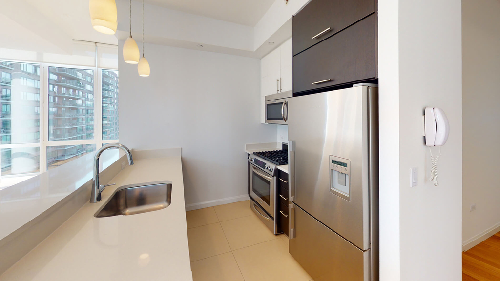 808 Columbus Ave - Photo 1