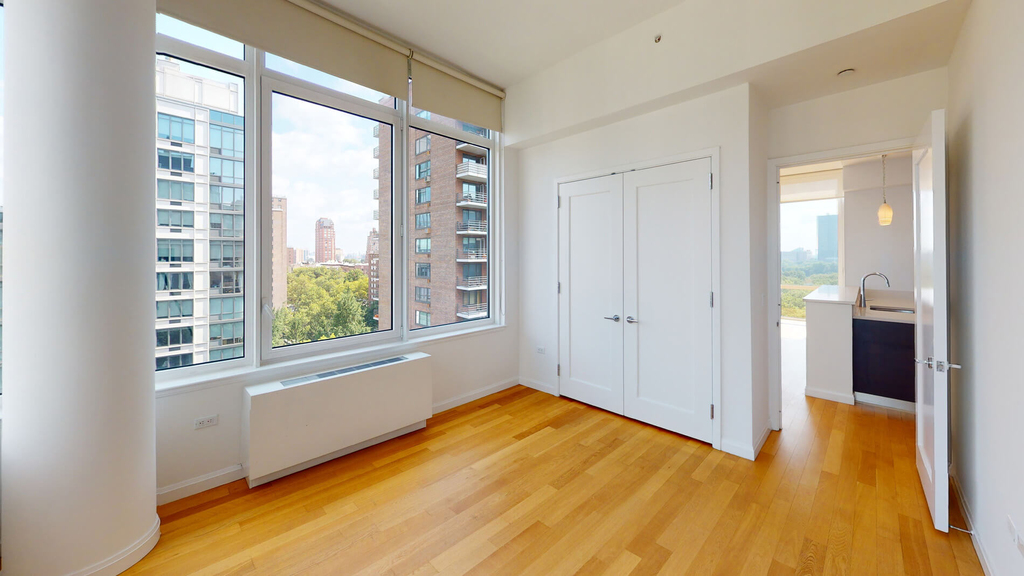 808 Columbus Ave - Photo 3