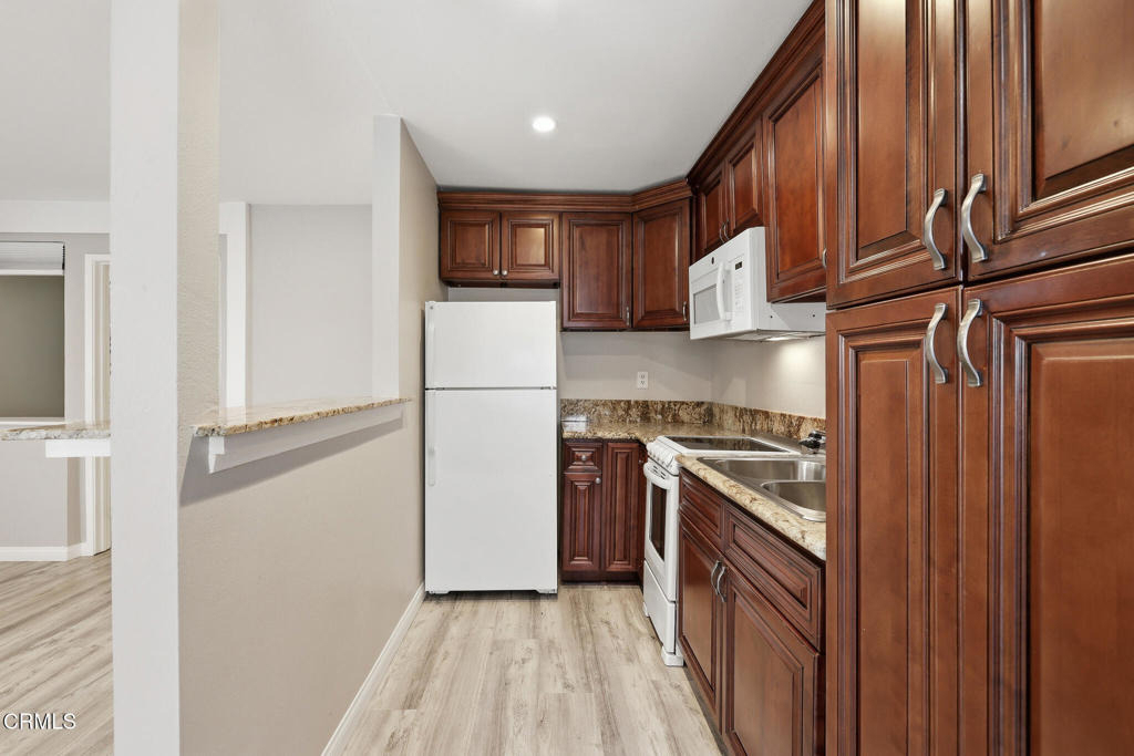 28947 E Thousand Oaks Boulevard - Photo 3