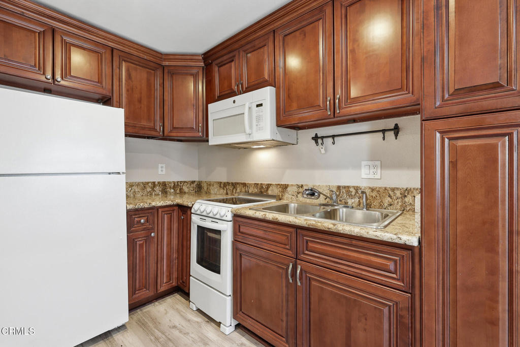 28947 E Thousand Oaks Boulevard - Photo 1
