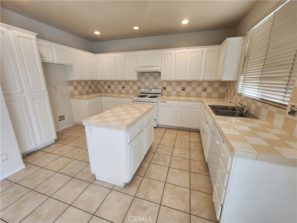15752 Home Court - Photo 2