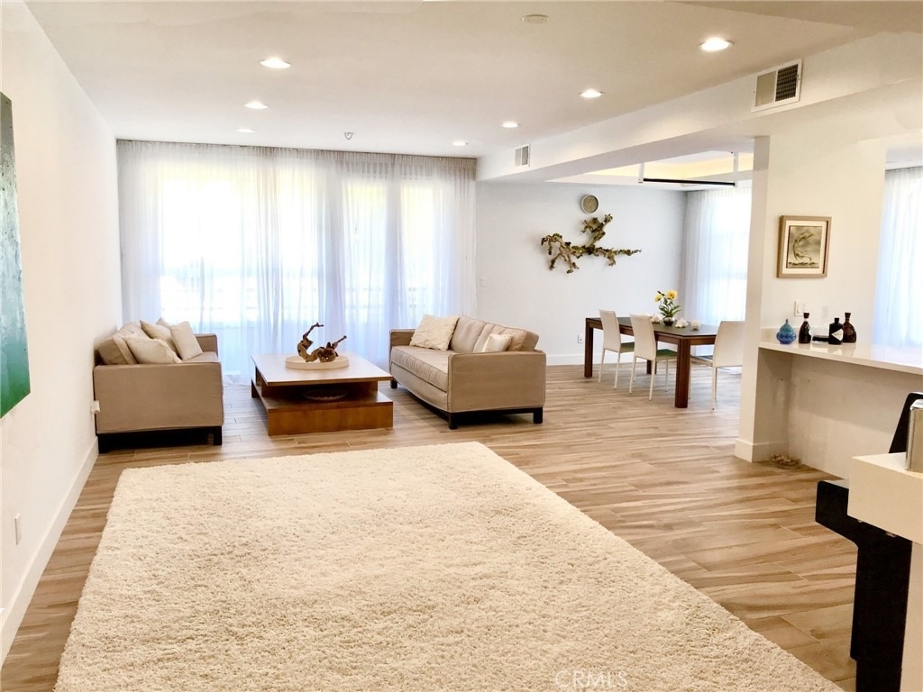 11700 Iowa Avenue - Photo 3