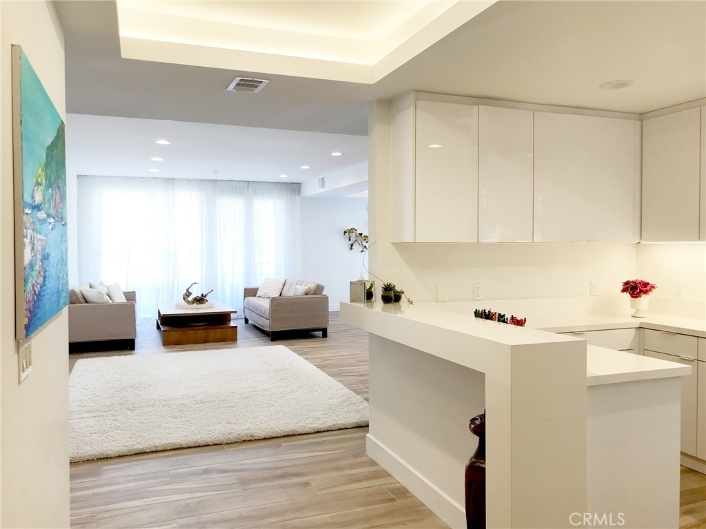 11700 Iowa Avenue - Photo 2