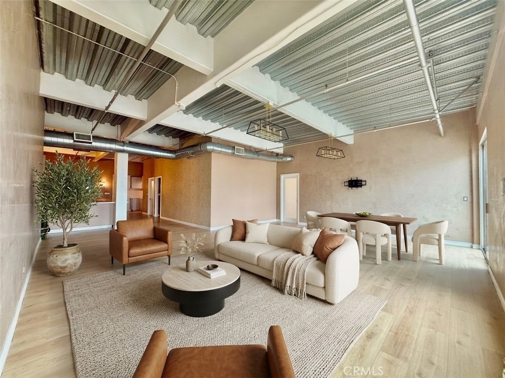 312 W 5th Street - Photo 5