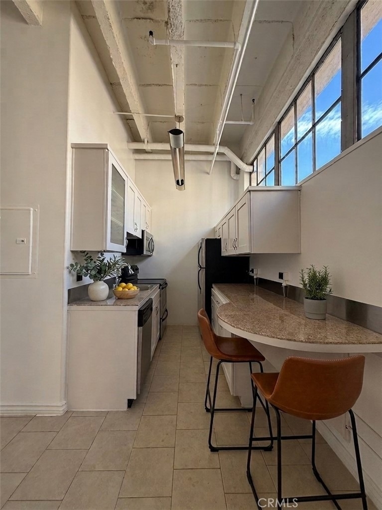 312 W 5th Street - Photo 3