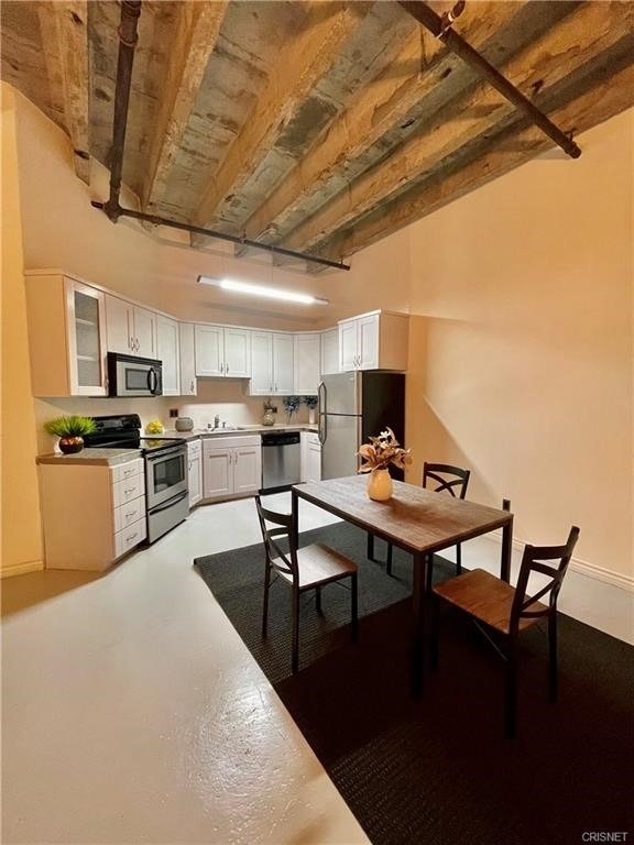 312 W 5th Street - Photo 1