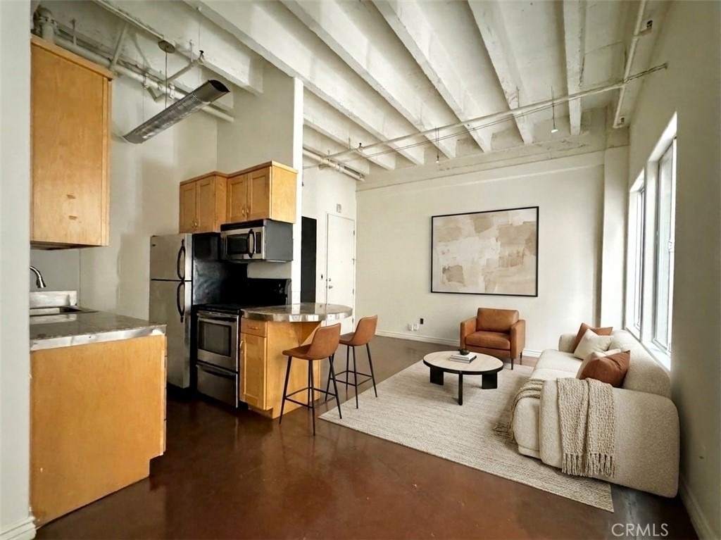 312 W 5th Street - Photo 2