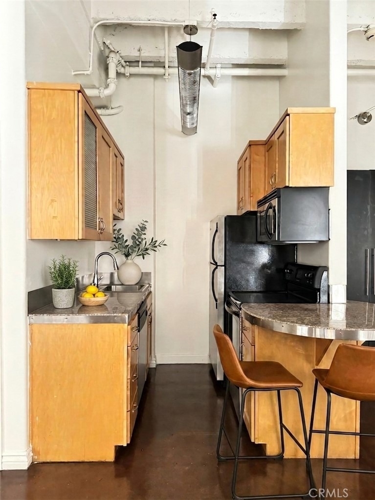 312 W 5th Street - Photo 4