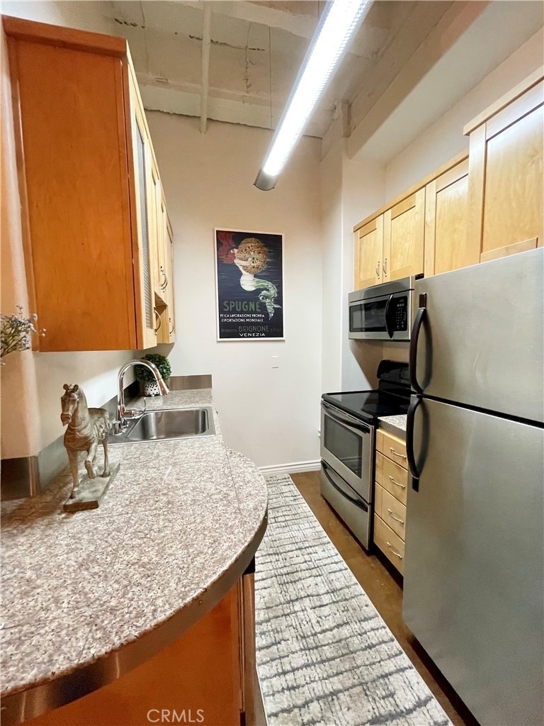 312 W 5th Street - Photo 6
