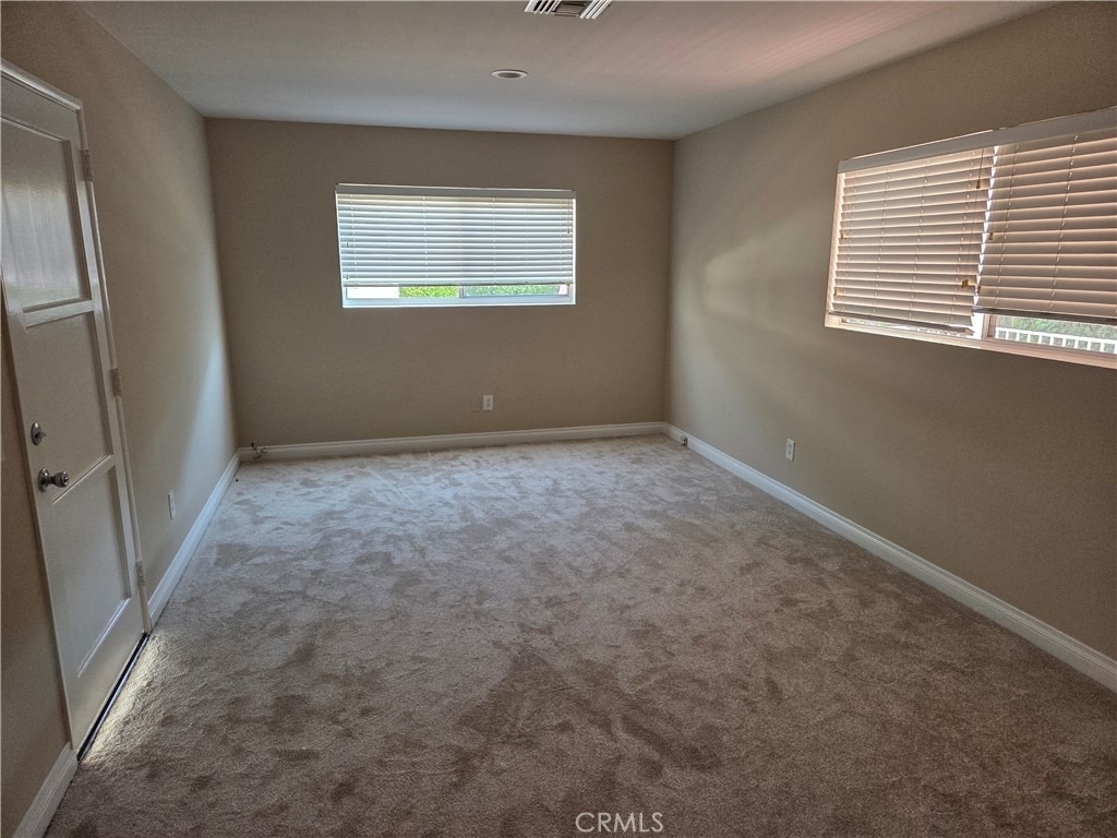 15219 Wyandotte - Photo 4