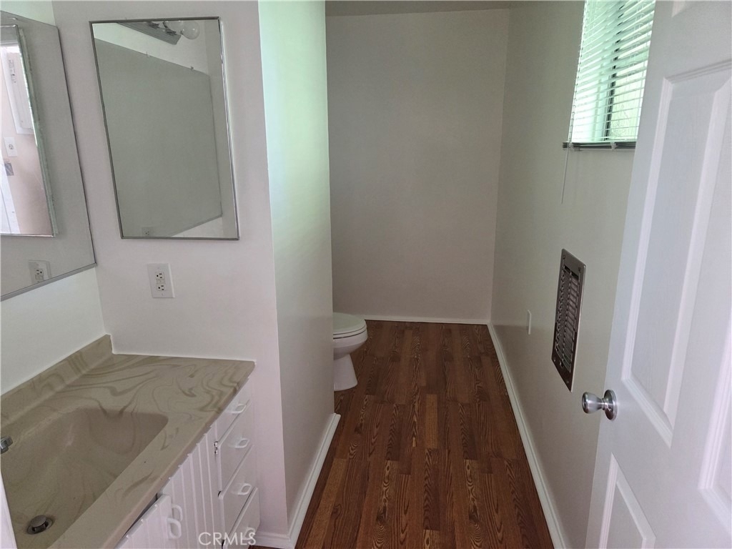 15219 Wyandotte - Photo 19