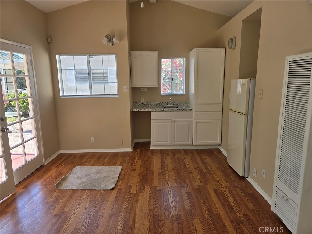 15219 Wyandotte - Photo 16
