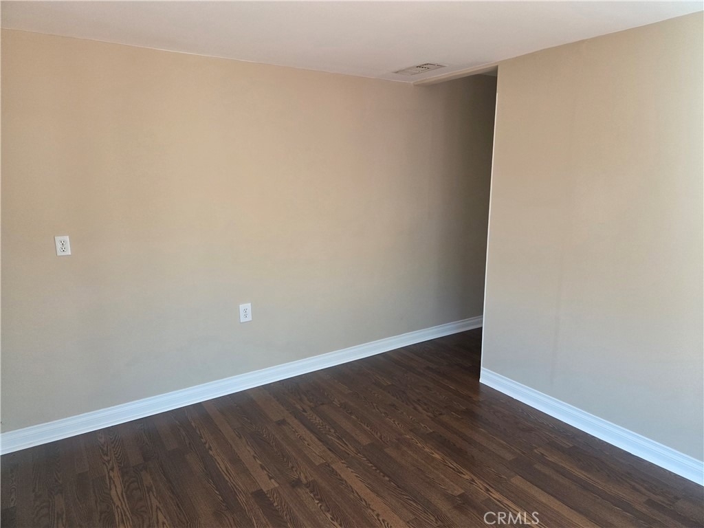 15219 Wyandotte - Photo 10