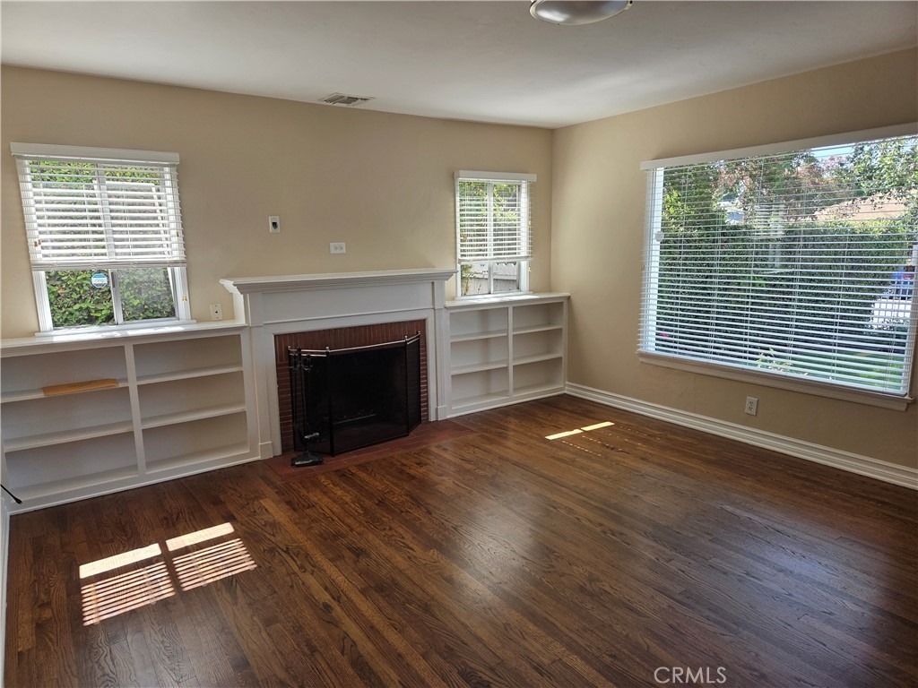 15219 Wyandotte - Photo 2