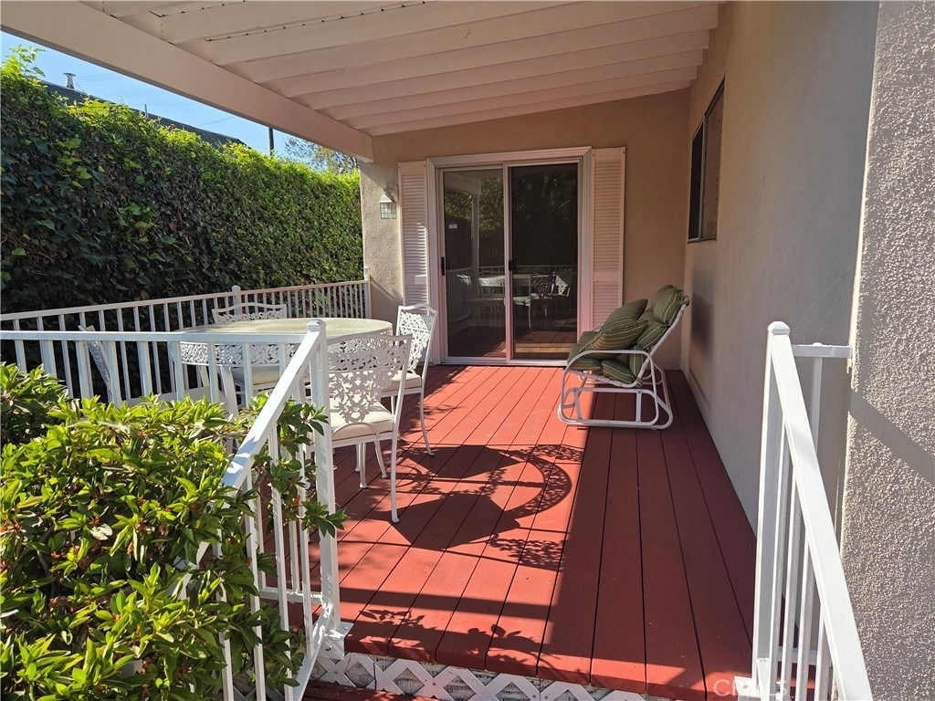 15219 Wyandotte - Photo 1
