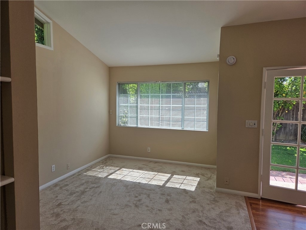 15219 Wyandotte - Photo 17