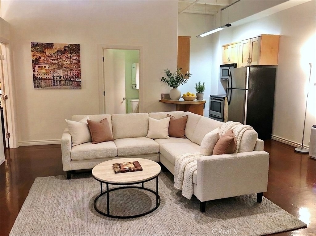 312 W 5th Street - Photo 1