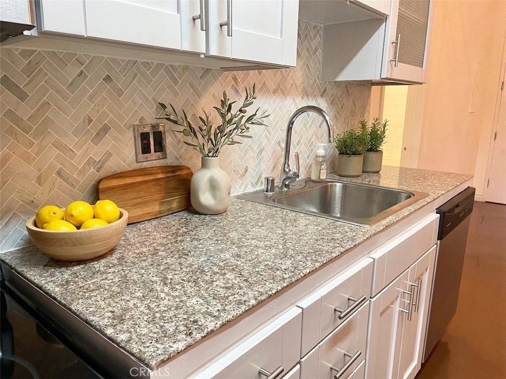 312 W 5th Street - Photo 8